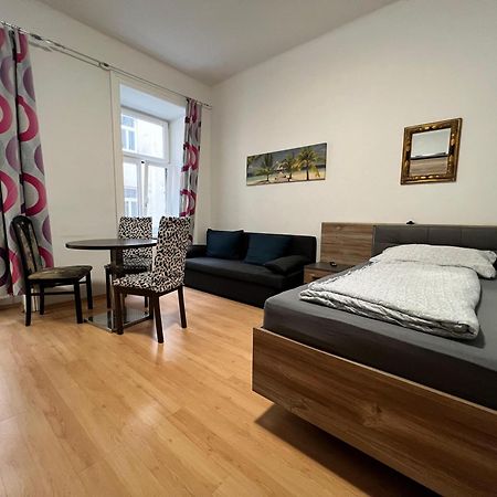 Charming 1Br Apartment Perfect For Long Stays 维也纳 外观 照片